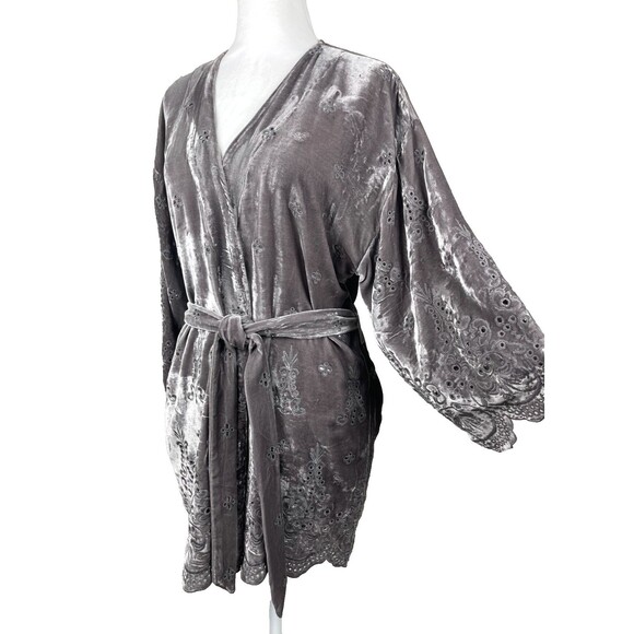 Johnny Was Jade Axel Velvet Silk Eyelet Kimono XS Whimsigoth Vintage Inspired - Picture 2 of 16